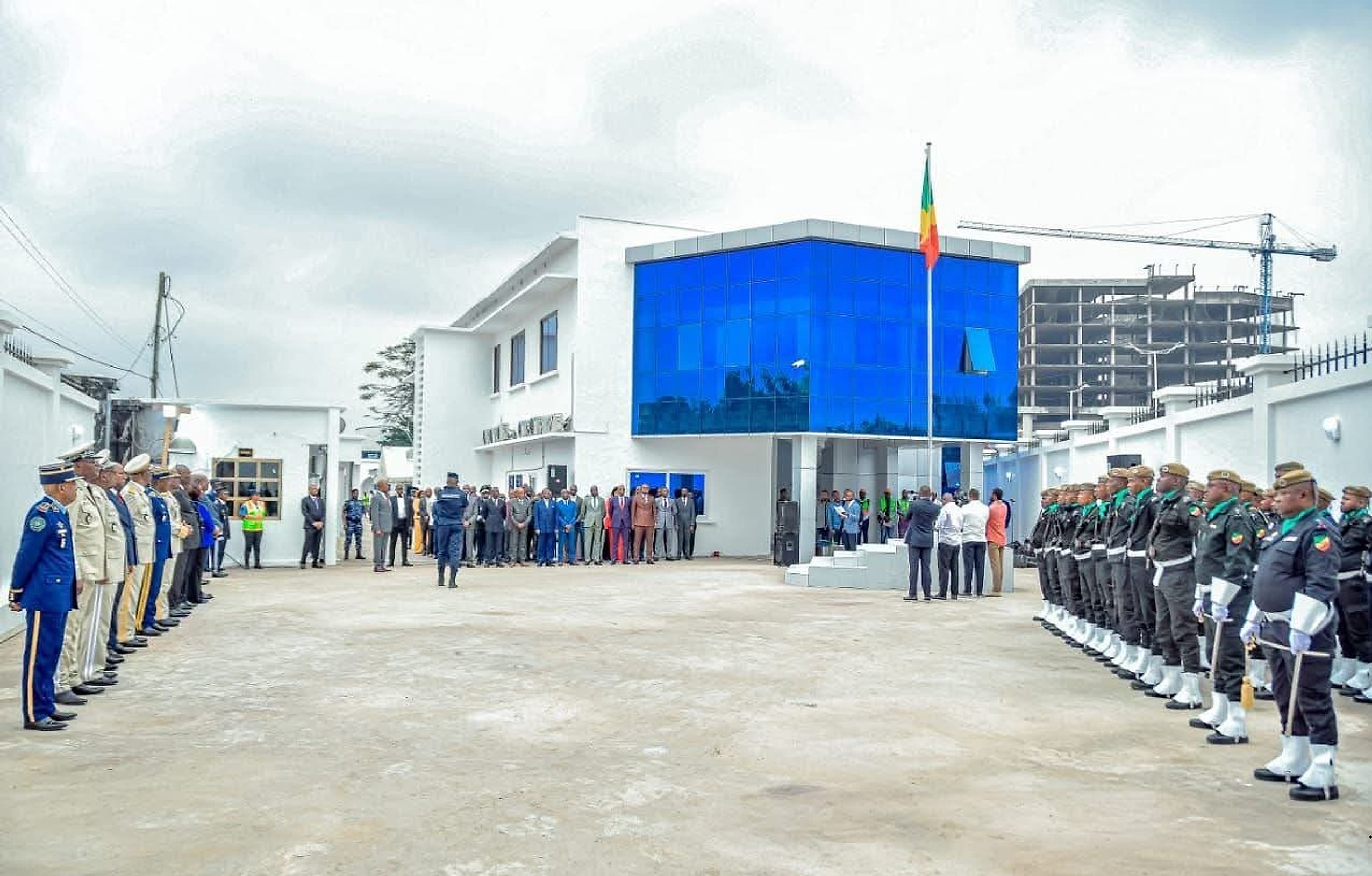 Cérémonie officielle devant le siège du Guichet national de l’identification civile, à Brazzaville